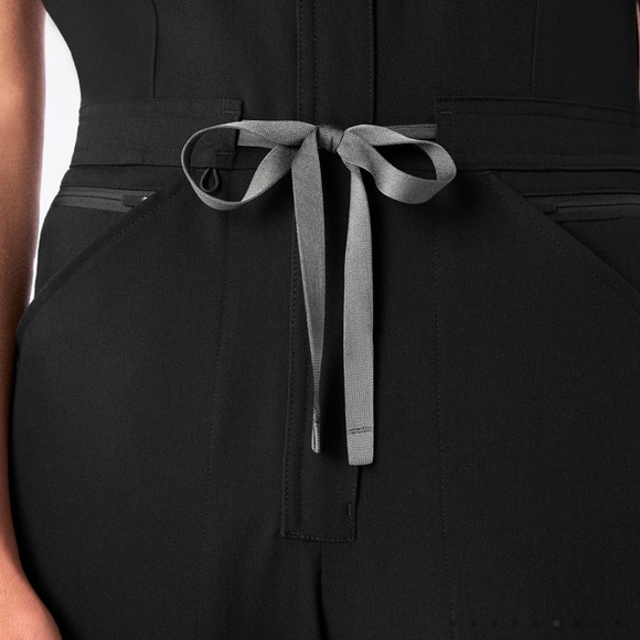 NWT Figs Rafaela Cargo ScrubJumpsuit Black Sz S, Figs Rafaela Cargo Jumpsuit $98 - Picture 5 of 11